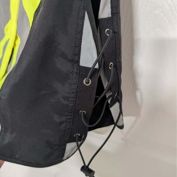 Bravo Victor Military Spec Hi Vis Motorcycle Vest Mens XL- 4XL Adjustable Sizing - Picture 6 of 13